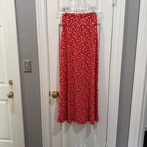 Gilli red & white knit maxi skirt—Great condition-/Size Small